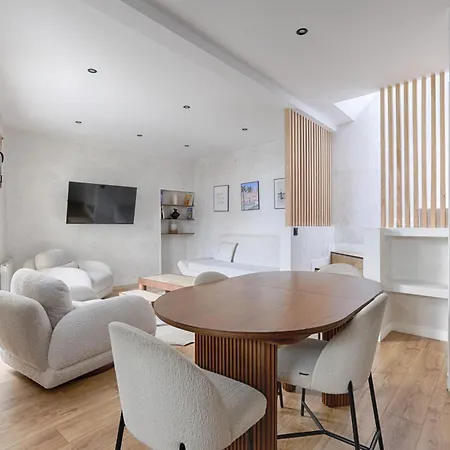 Maison De Charme Au Coeur De Batignolles Parigi