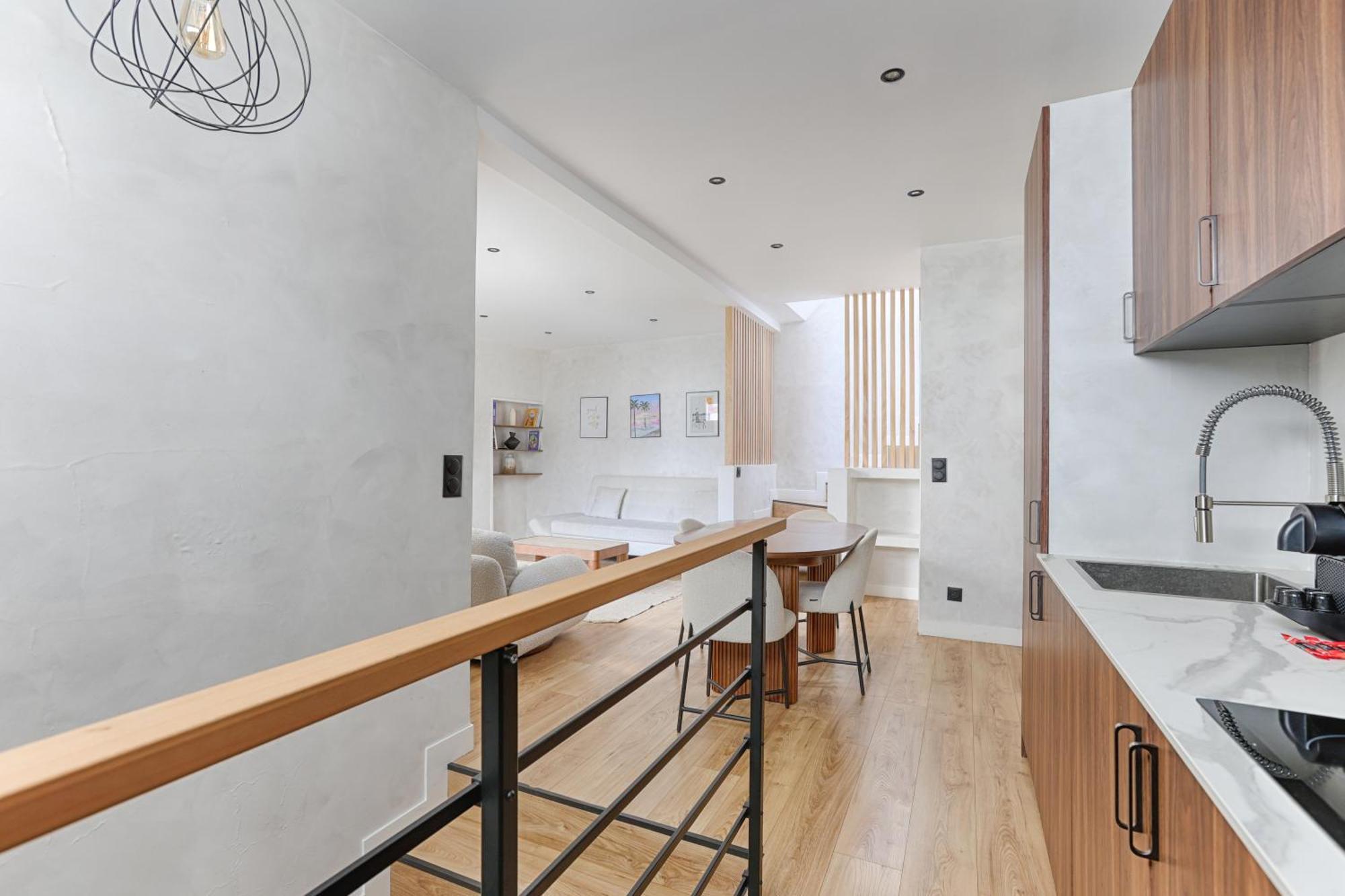 Maison De Charme Au Coeur De Batignolles Parigi